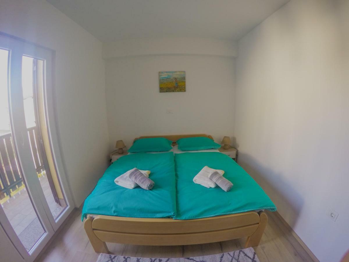 Prenocisca Rusjan Apartment Rence Bagian luar foto