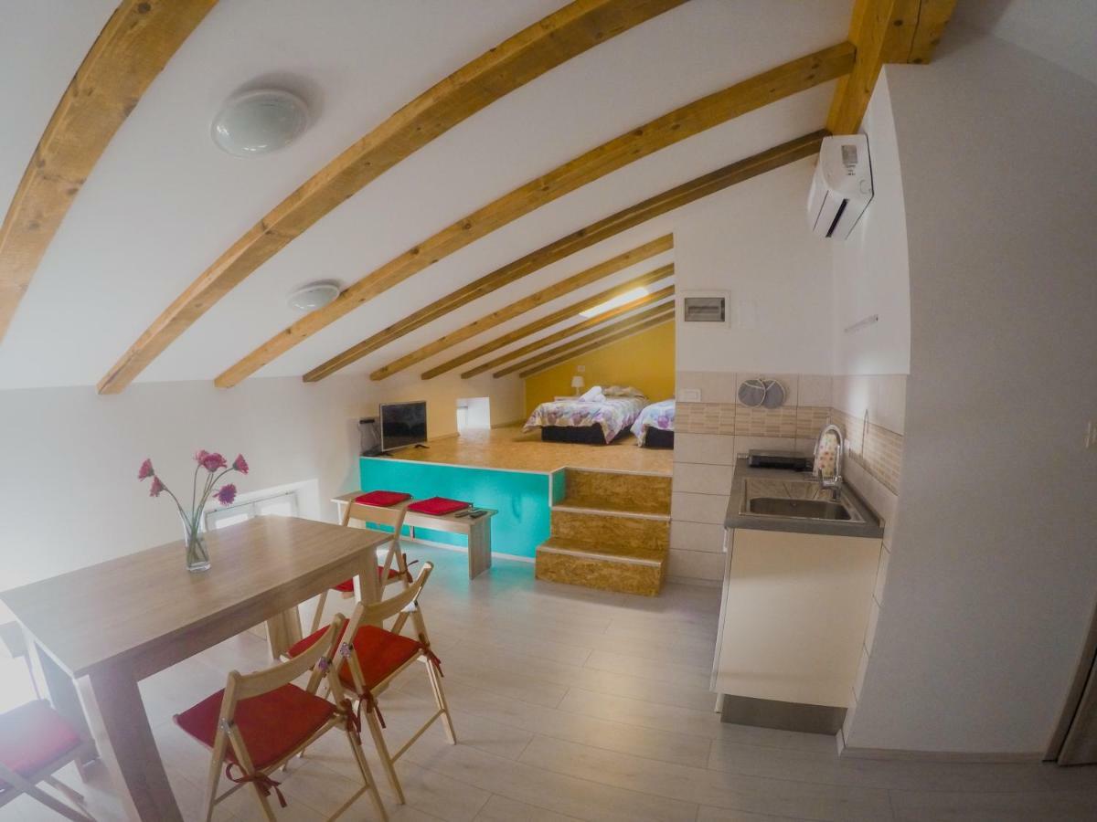 Prenocisca Rusjan Apartment Rence Bagian luar foto