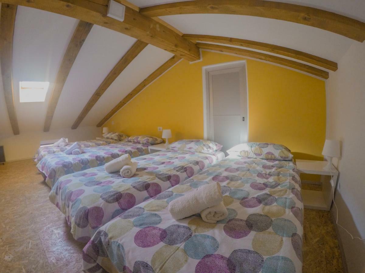 Prenocisca Rusjan Apartment Rence Bagian luar foto
